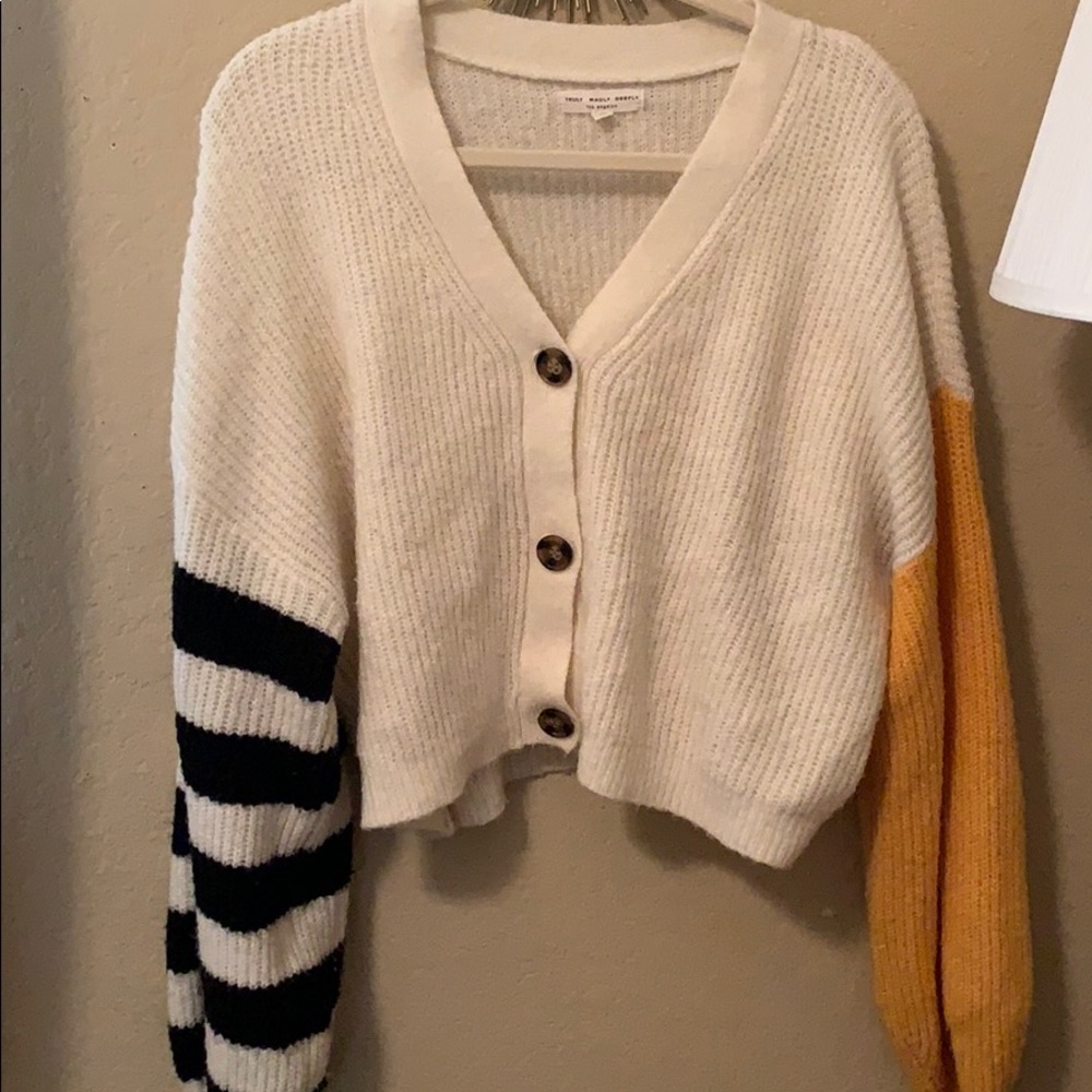 Urban Outfitters Buttoned Crop Cardigan